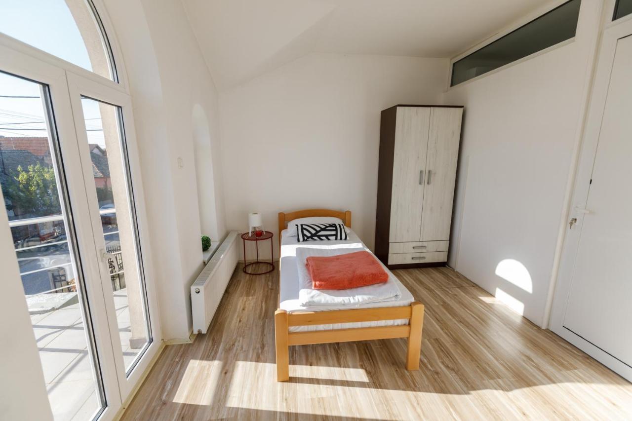Kristall Apartments Šabac Buitenkant foto
